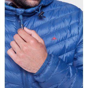 Campera de hombre Neegan con capucha