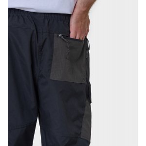 Pantalón de hombre Tesis
