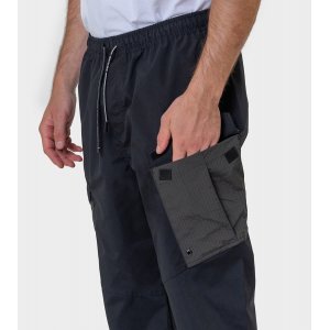 Pantalón de hombre Tesis